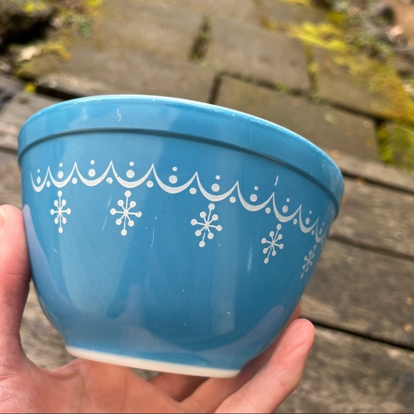 Pyrex Vintage 70’s Snowflake Blue Garland 1 1/2 Pint Bowl #401 - Picture 6 of 17